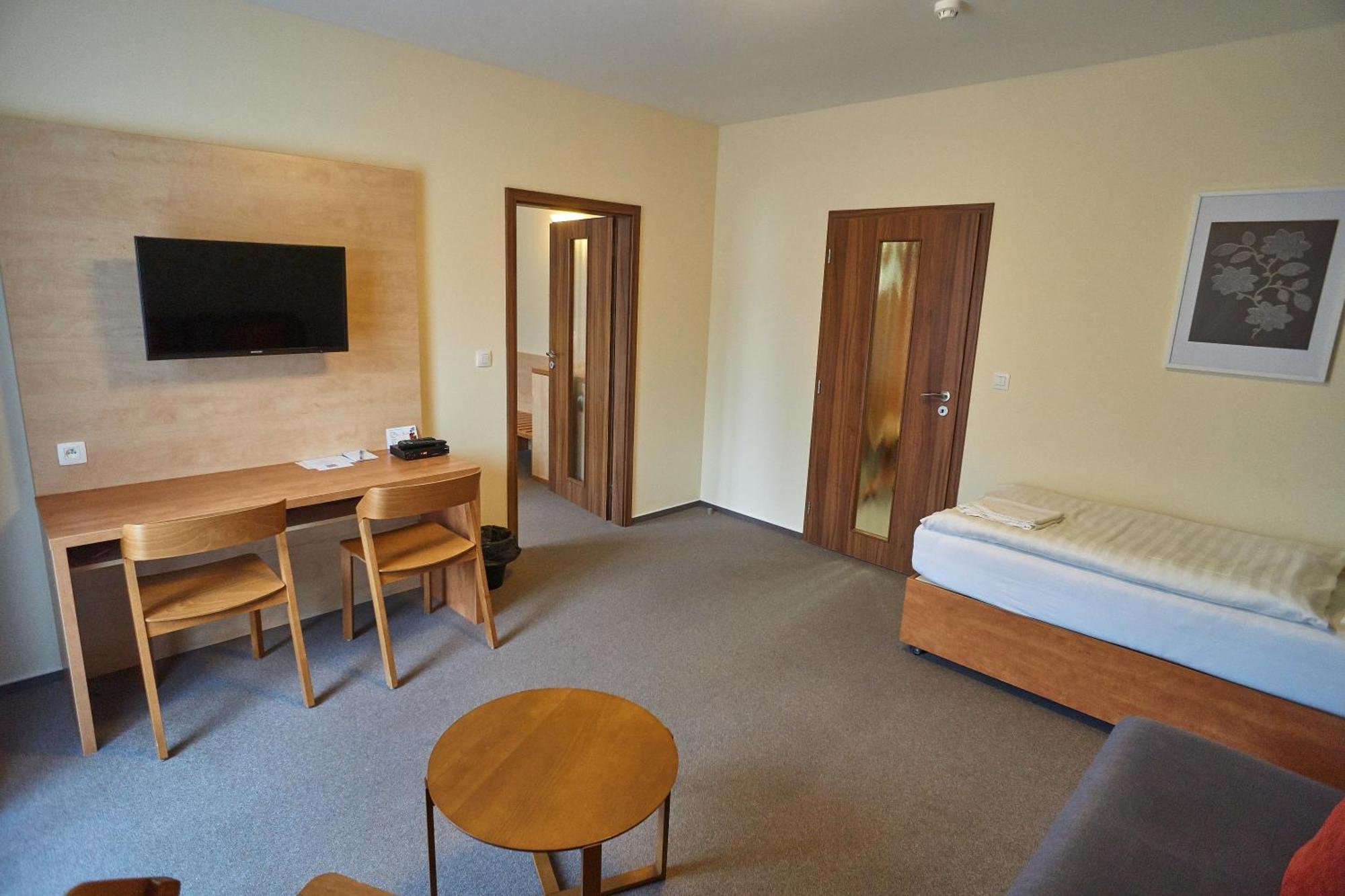 Hotel Toc Lipova Lazne Ngoại thất bức ảnh